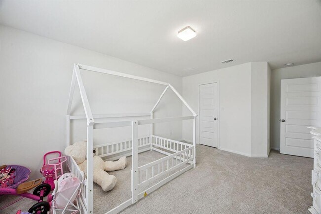 Building Photo - 200 Vly Rnch Trl