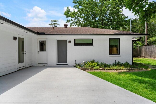 Building Photo - 6306 Pineshade Ln