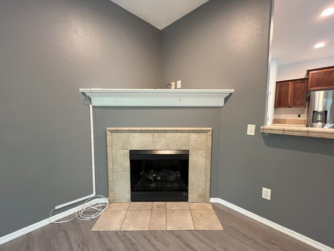Building Photo - Charming 3-Bedroom Home with Open Layout, ...