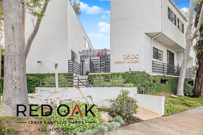 Building Photo - 2500 Abbot Kinney Blvd