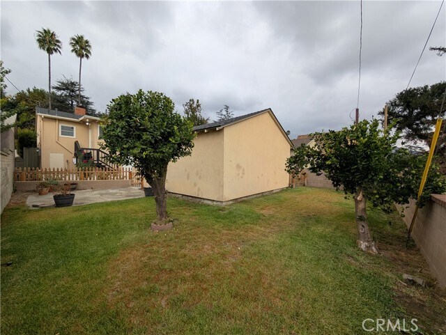 Building Photo - 1108 E Altadena Dr