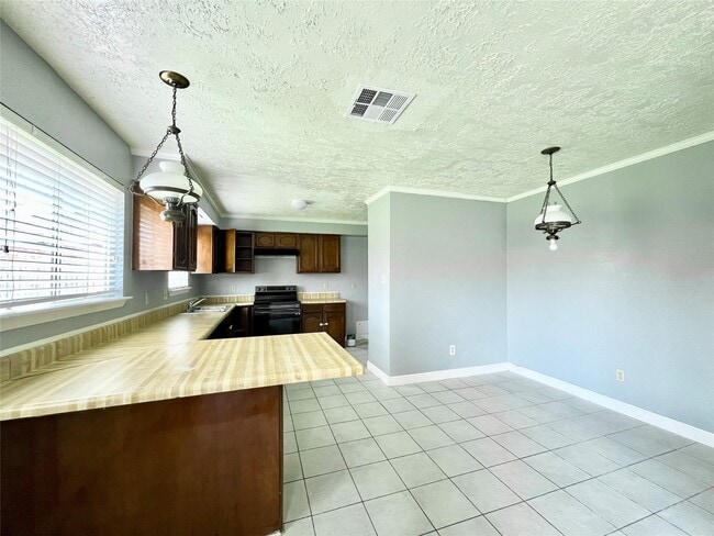 Building Photo - 1338 Holbech Ln