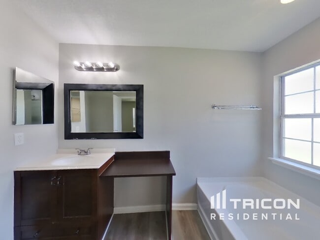 Building Photo - 86294 Cartesian Pointe Dr