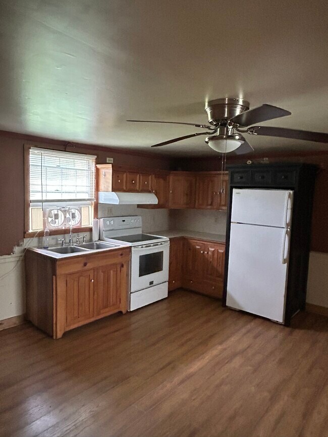 Building Photo - 8839 Langmaid Rd