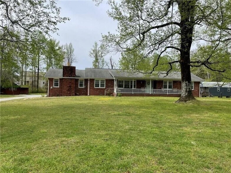 Building Photo - 3633 Loganville Hwy SW