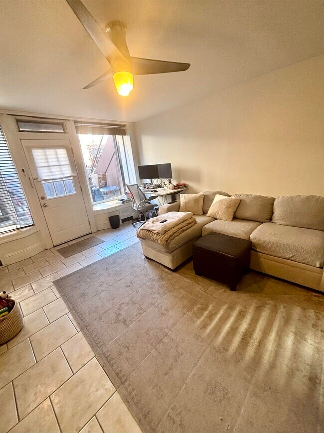 Building Photo - 204 Warren St