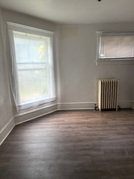 Building Photo - 309 3rd St