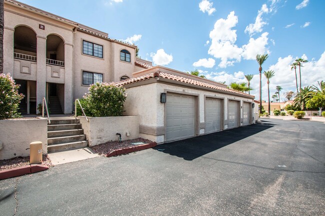 Building Photo - 10080 E Mountainview Lake Dr