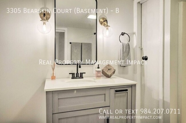 Building Photo - 3305 Bearskin Ct