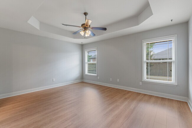 Building Photo - 323 Harbor Glen Dr SW