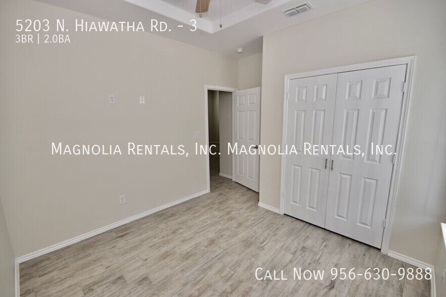 Building Photo - 5203 N Hiawatha Dr