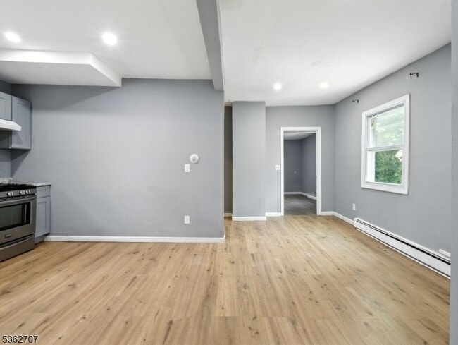 Building Photo - 158 Belmont Ave