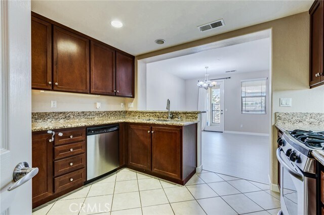 Building Photo - 12336 Hollyhock Dr