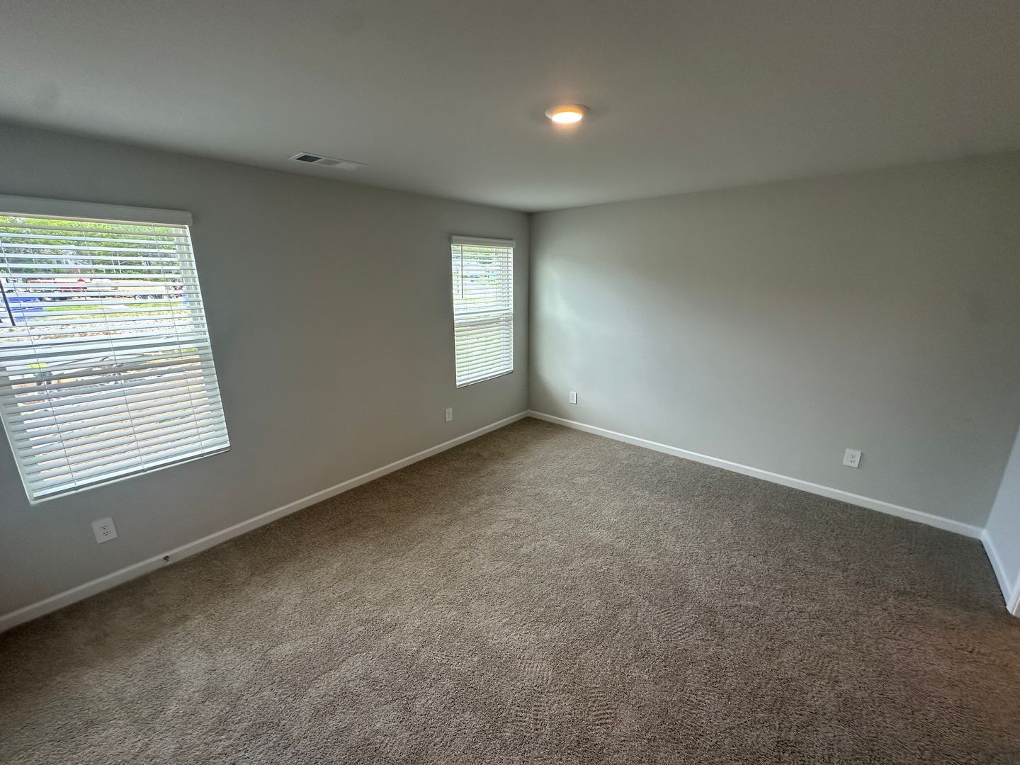 Building Photo - 812 Quinn Dr
