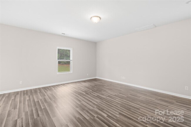 Building Photo - 9615 Weikert Rd