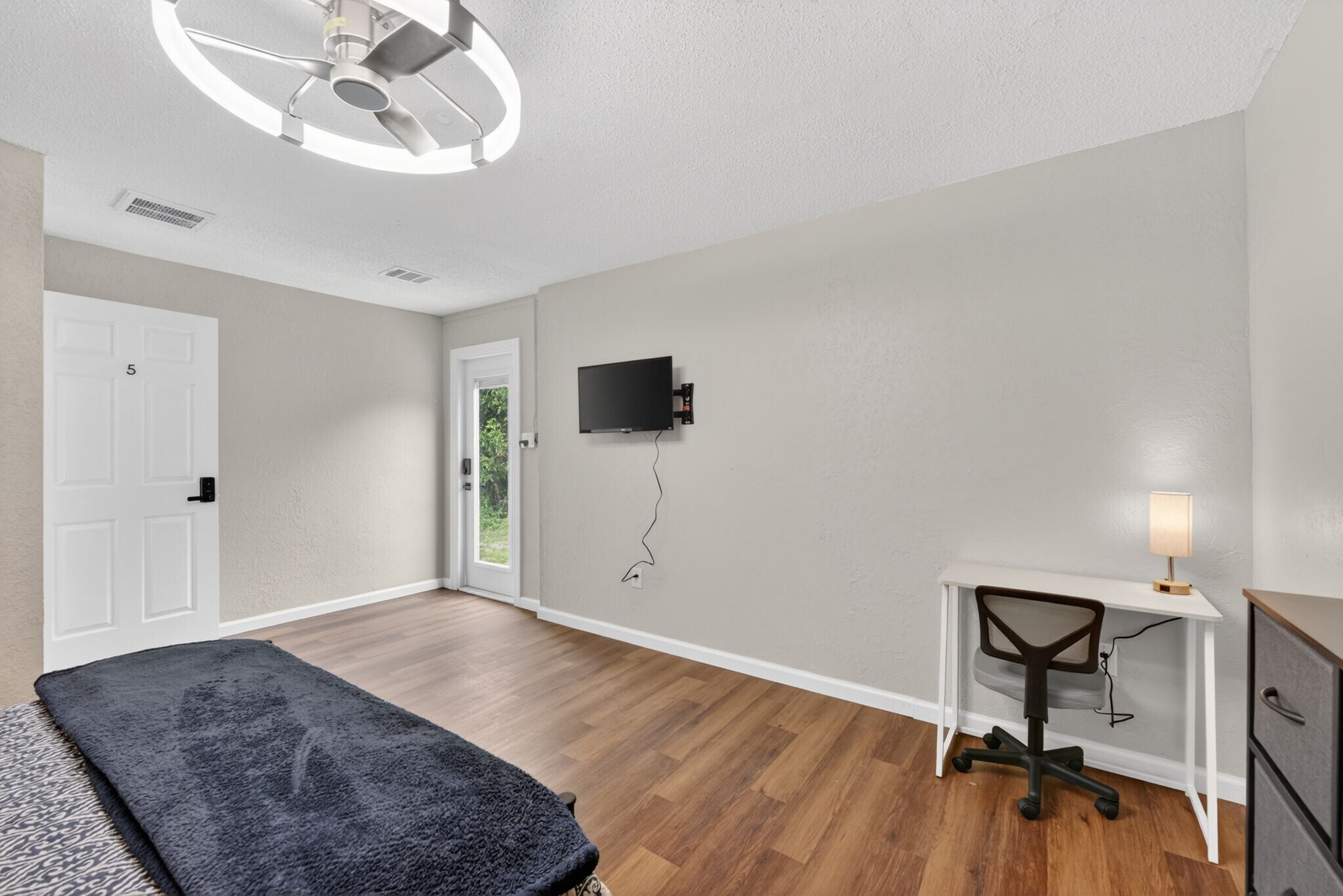 Building Photo - 1057 Tropical Ave NW