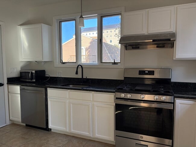 Building Photo - 57 Coburn Ave