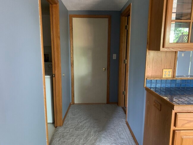 Building Photo - 520 Heritage Dr