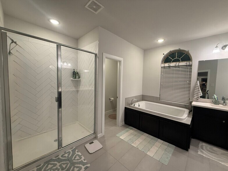 Building Photo - 1803 Desert Willow Way