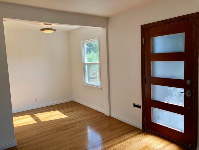 Building Photo - 1727 Franklin St