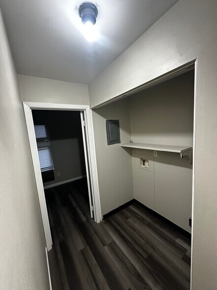 Building Photo - 6846 Emerald Ave