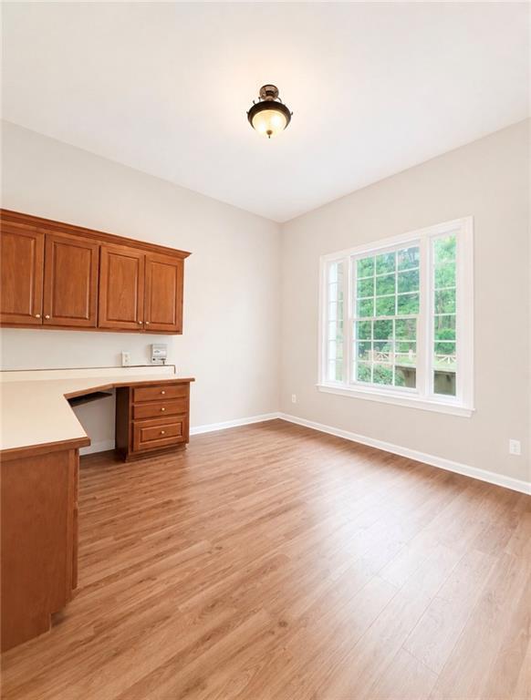 Building Photo - 3235 Bentwood Close