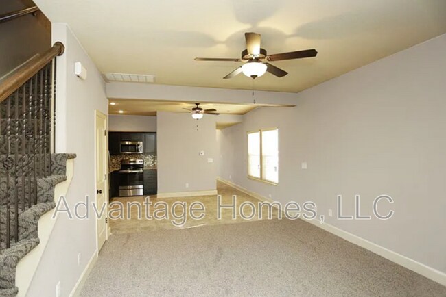 Building Photo - 2176 SW Timbertrace Ln