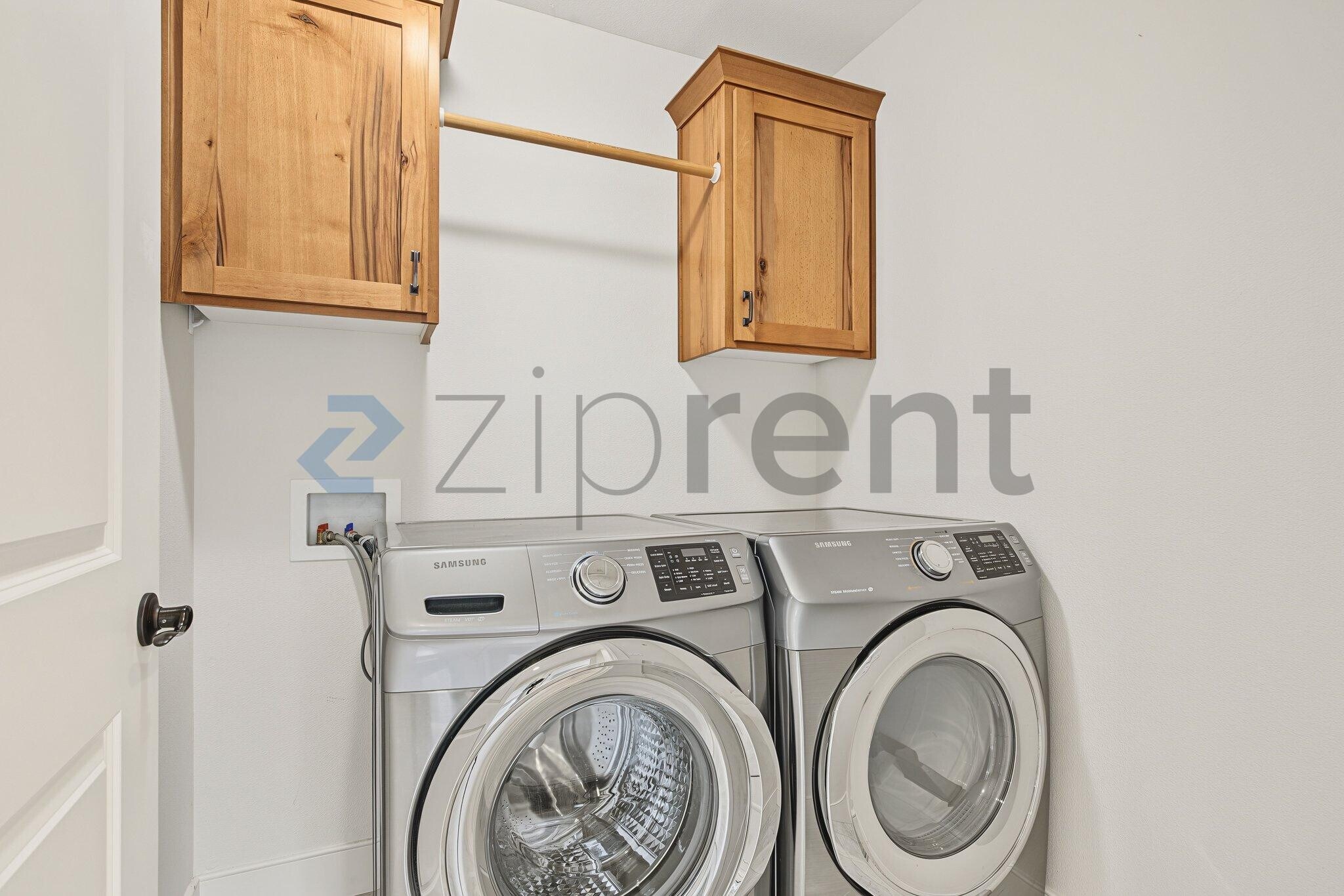 Building Photo - Unit