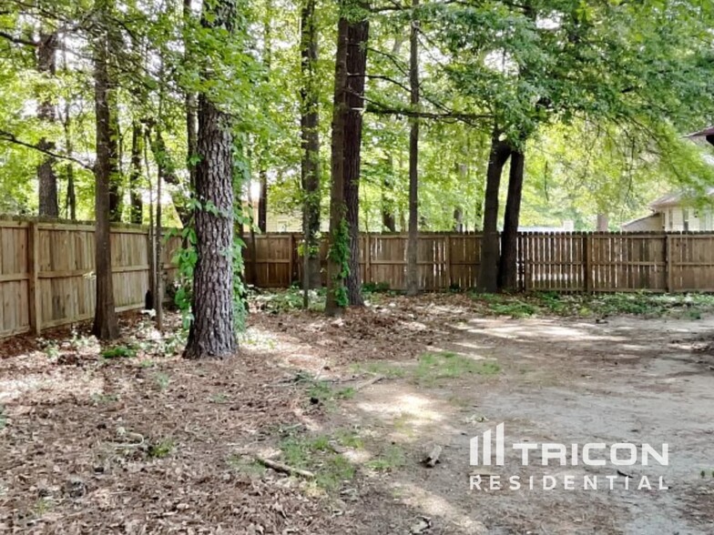Building Photo - 3004 Slippery Elm Dr