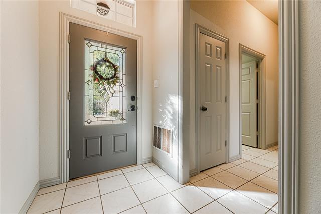 Building Photo - 231 E Vine St