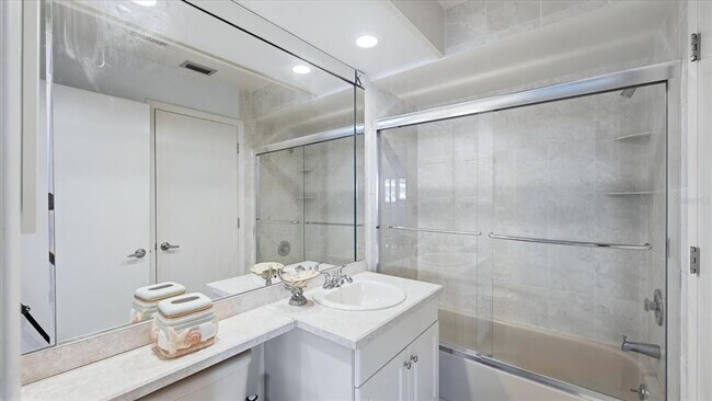 Building Photo - 5350 Myrtle Wood