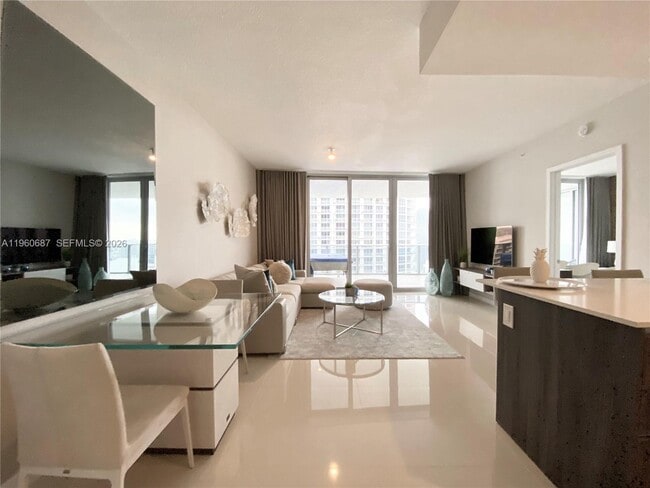 Building Photo - 488 NE 18th St