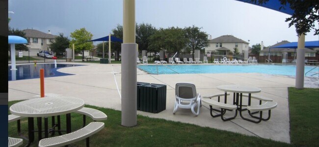 Building Photo - 18708 Dry Pond Dr