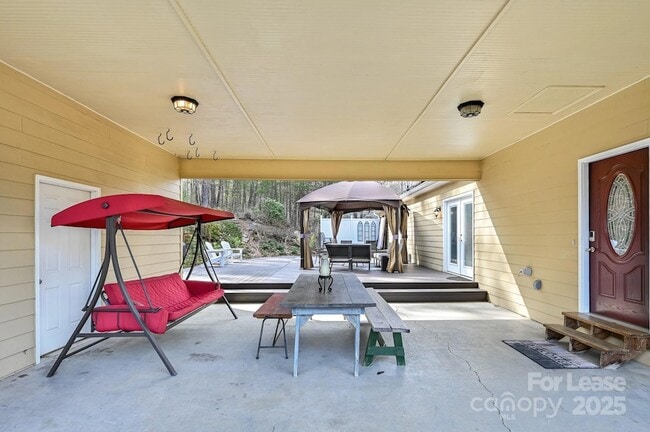 Building Photo - 24 Lamplighter Ln