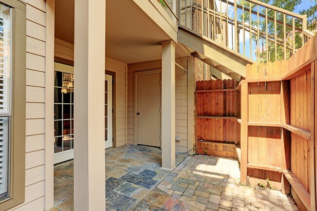 Building Photo - 1201 McDuffie St