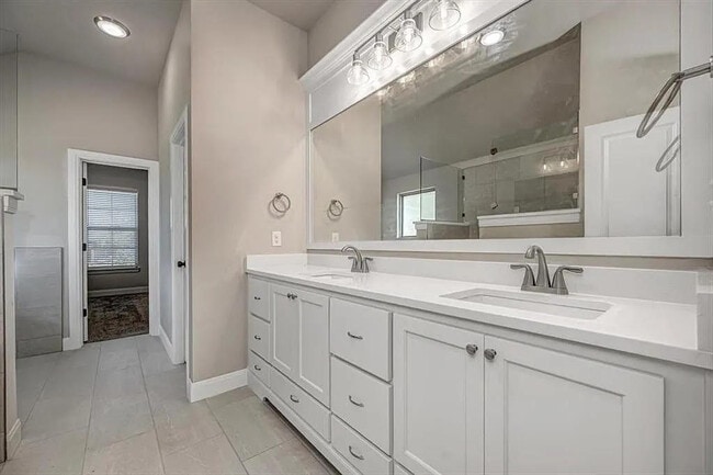 Building Photo - 11616 NW 104th St