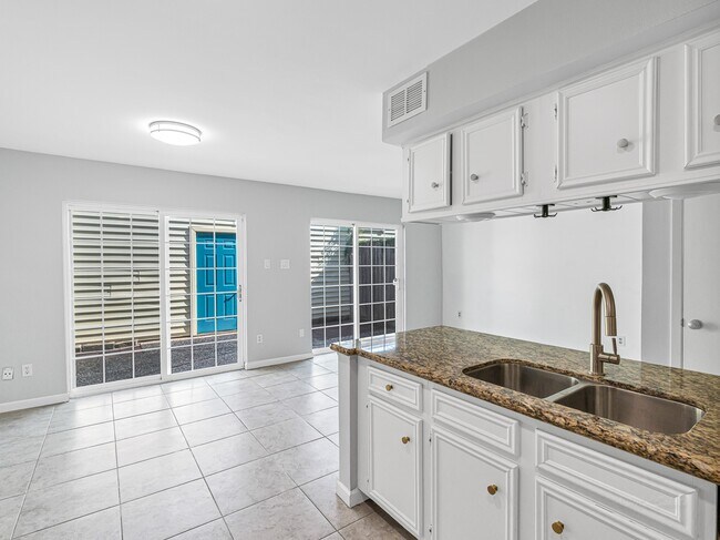 Building Photo - 2568 Bering Dr
