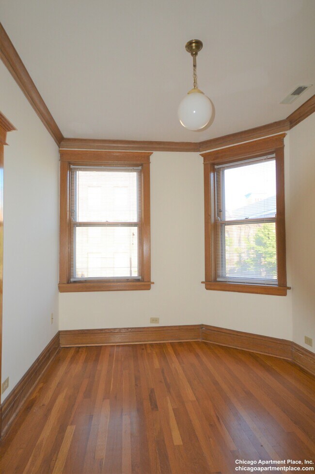 Building Photo - 3600-3602 North Hermitage Avenue