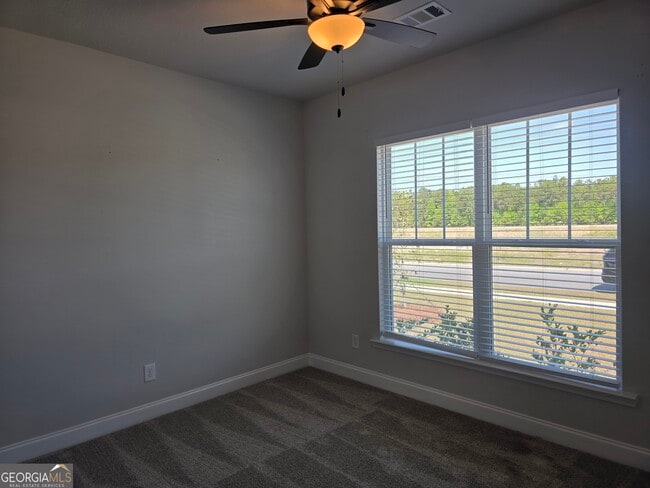 Building Photo - 123 Susan Dr