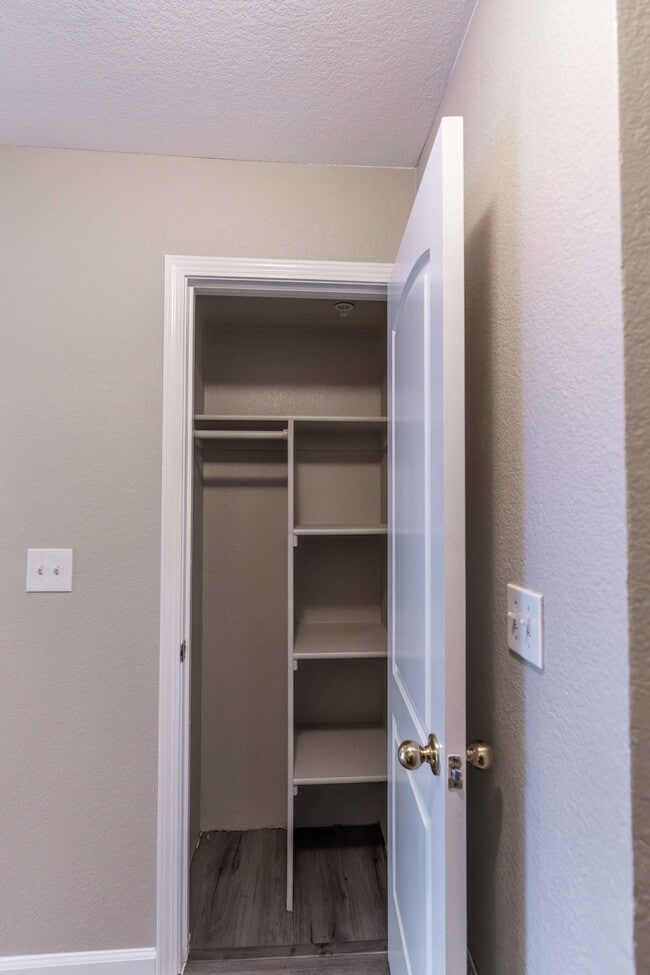 Entry Closet - 3739 Black Eagle Dr
