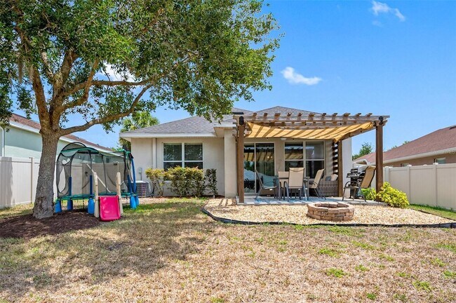 Building Photo - 17414 New Cross Cir