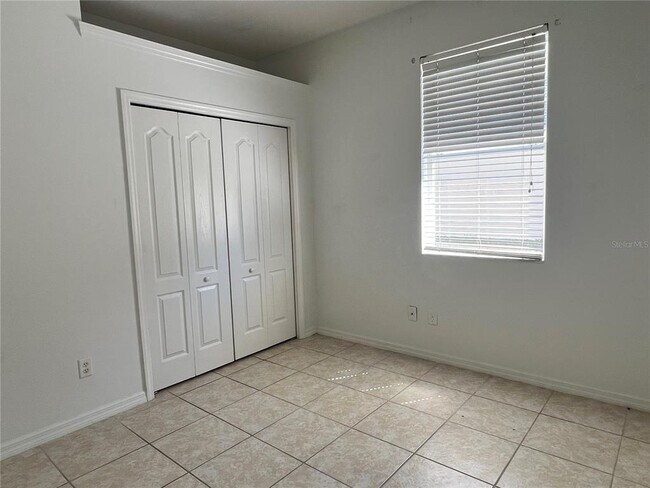 Building Photo - 209 Round Man St