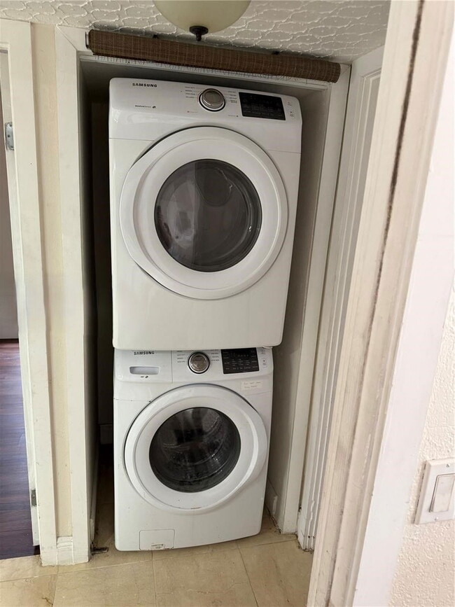 Building Photo - 600 NW 214th St