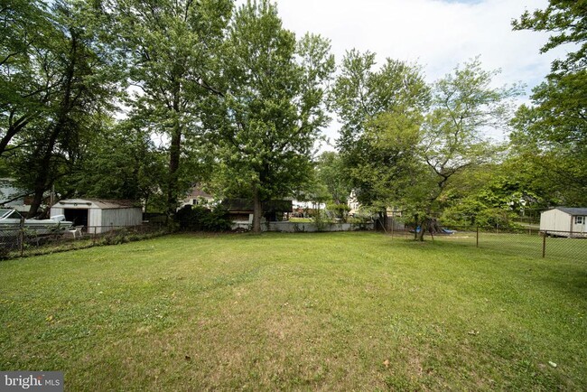 Building Photo - 4002 74th Ave