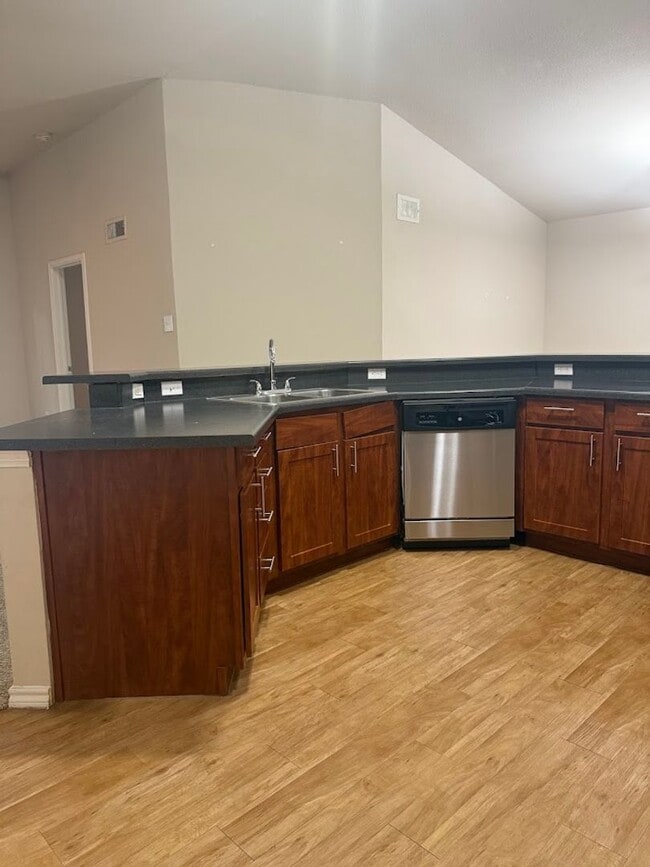 Building Photo - LAKE AUSTIN  TOWNHOME - POINTE 360 @ 2222 ...