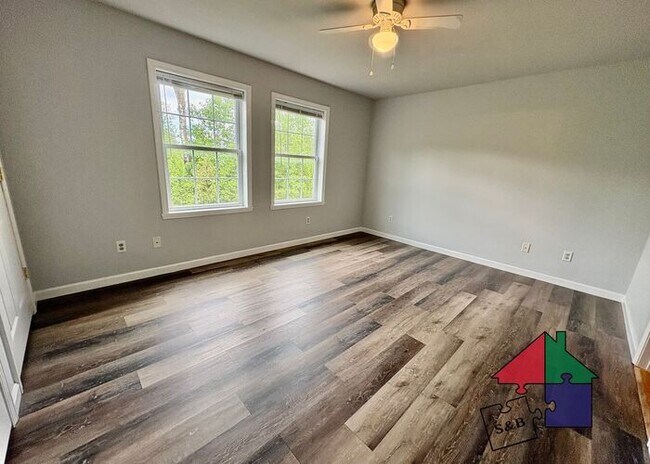 Building Photo - Gorgeous Pet Friendly Milton 3 Bedroom - Attached Garage and Patio!