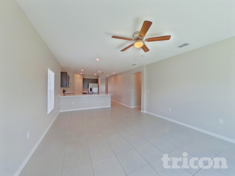 Building Photo - 226 Amber Way