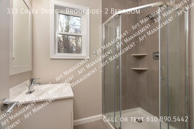 Building Photo - 313 Creek Dr