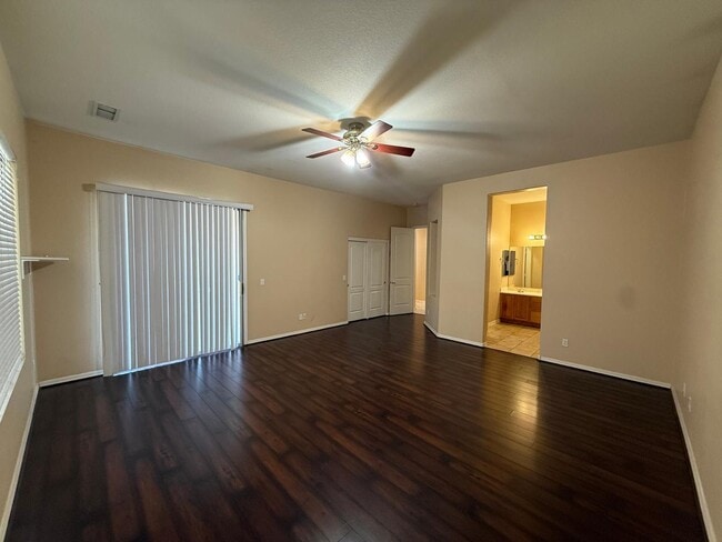 Building Photo - 432 W Carob Dr