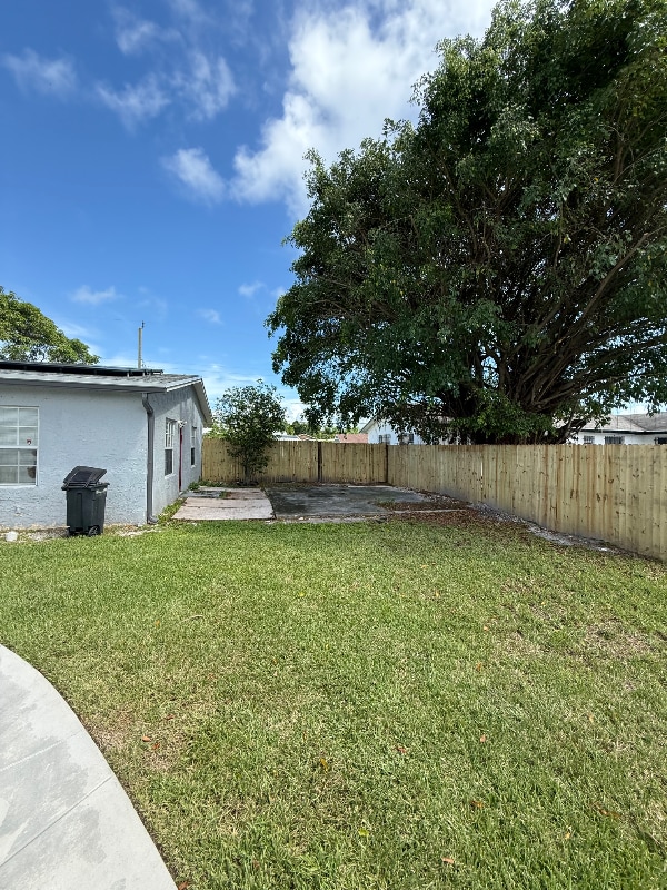 Building Photo - 548 NW 2nd Way